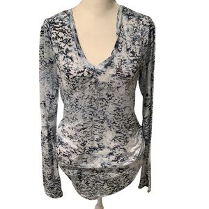 Sheplers Beautiful Patterned Women's Long Sleeve Blouse in Blue and White Bling
